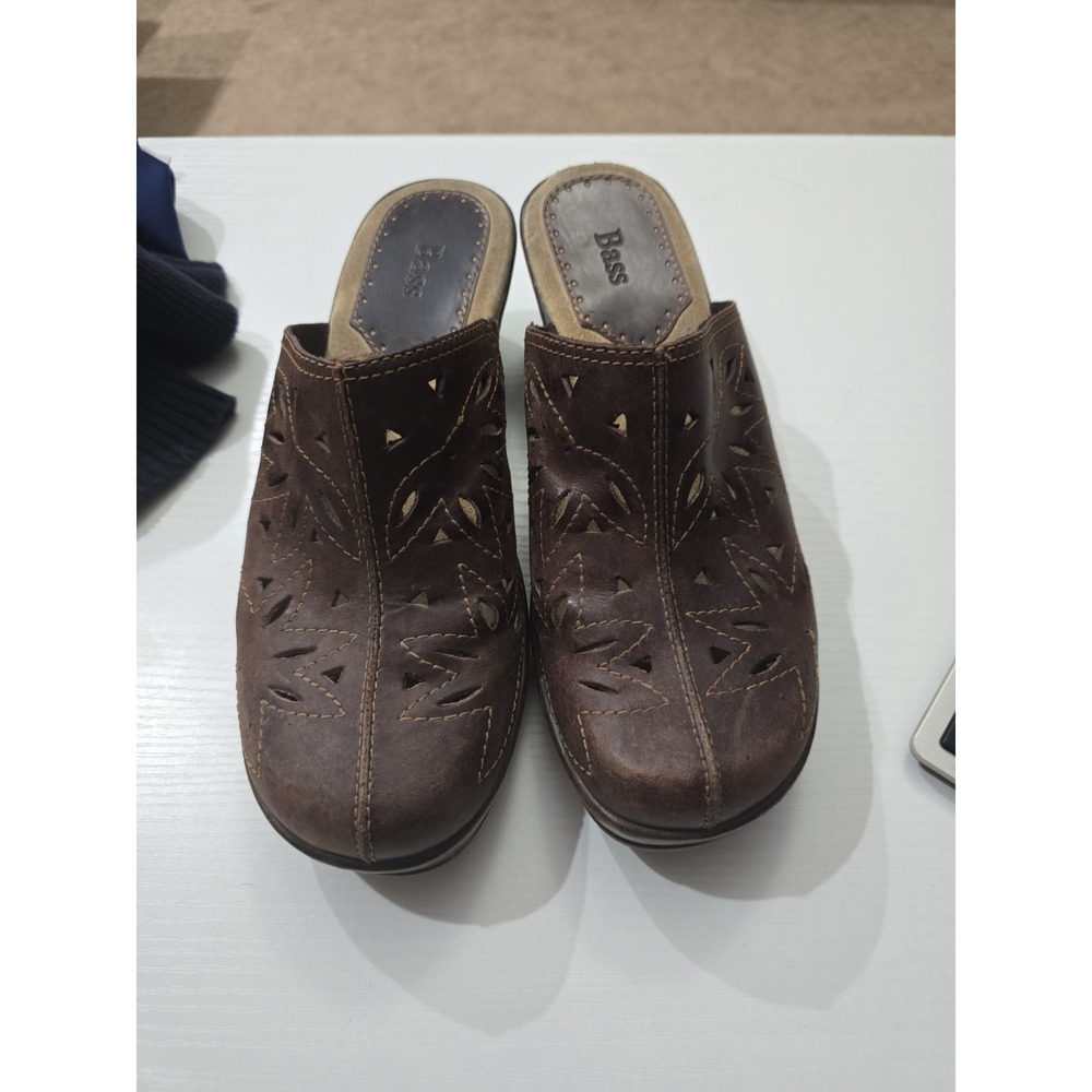 Women's BASS CLOGS slides leather size 8.5 excellent treads